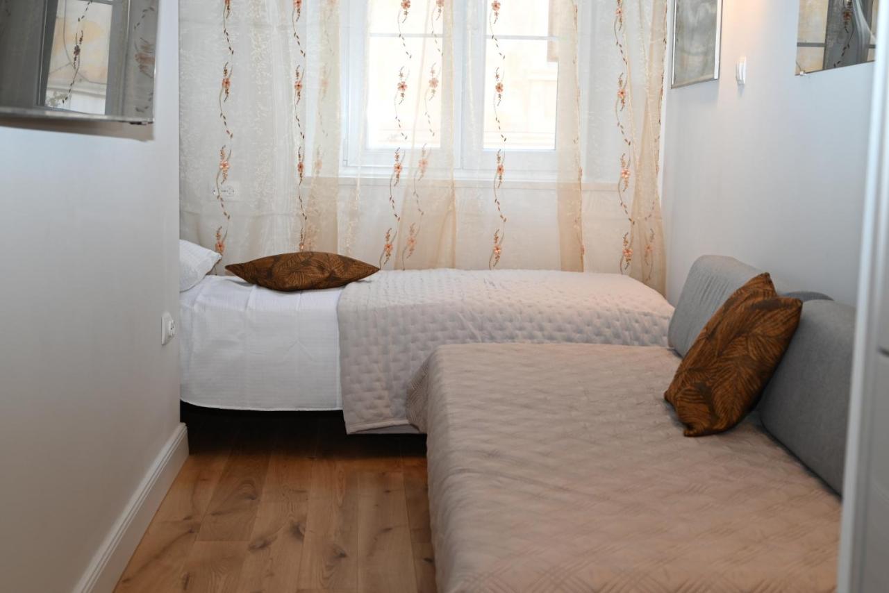 Old Town Apartment Omis Exterior photo