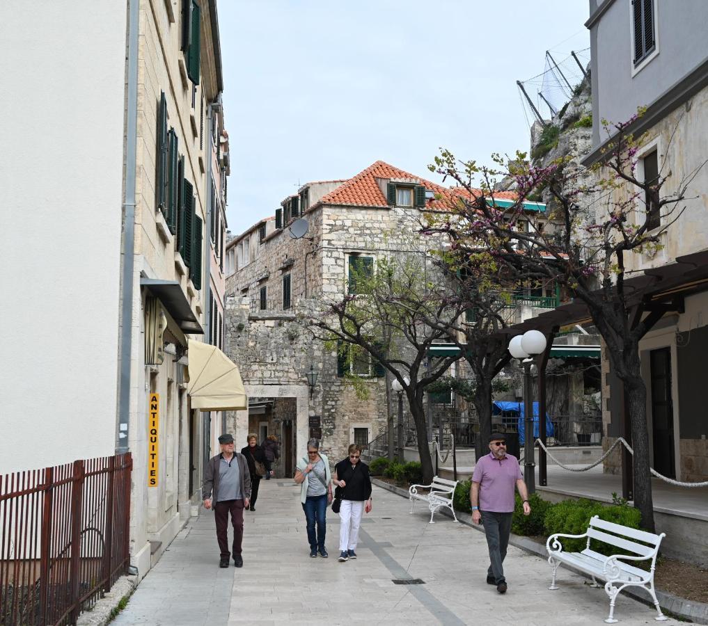 Old Town Apartment Omis Exterior photo