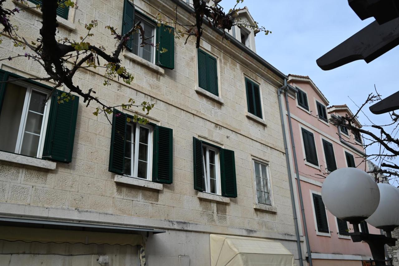 Old Town Apartment Omis Exterior photo