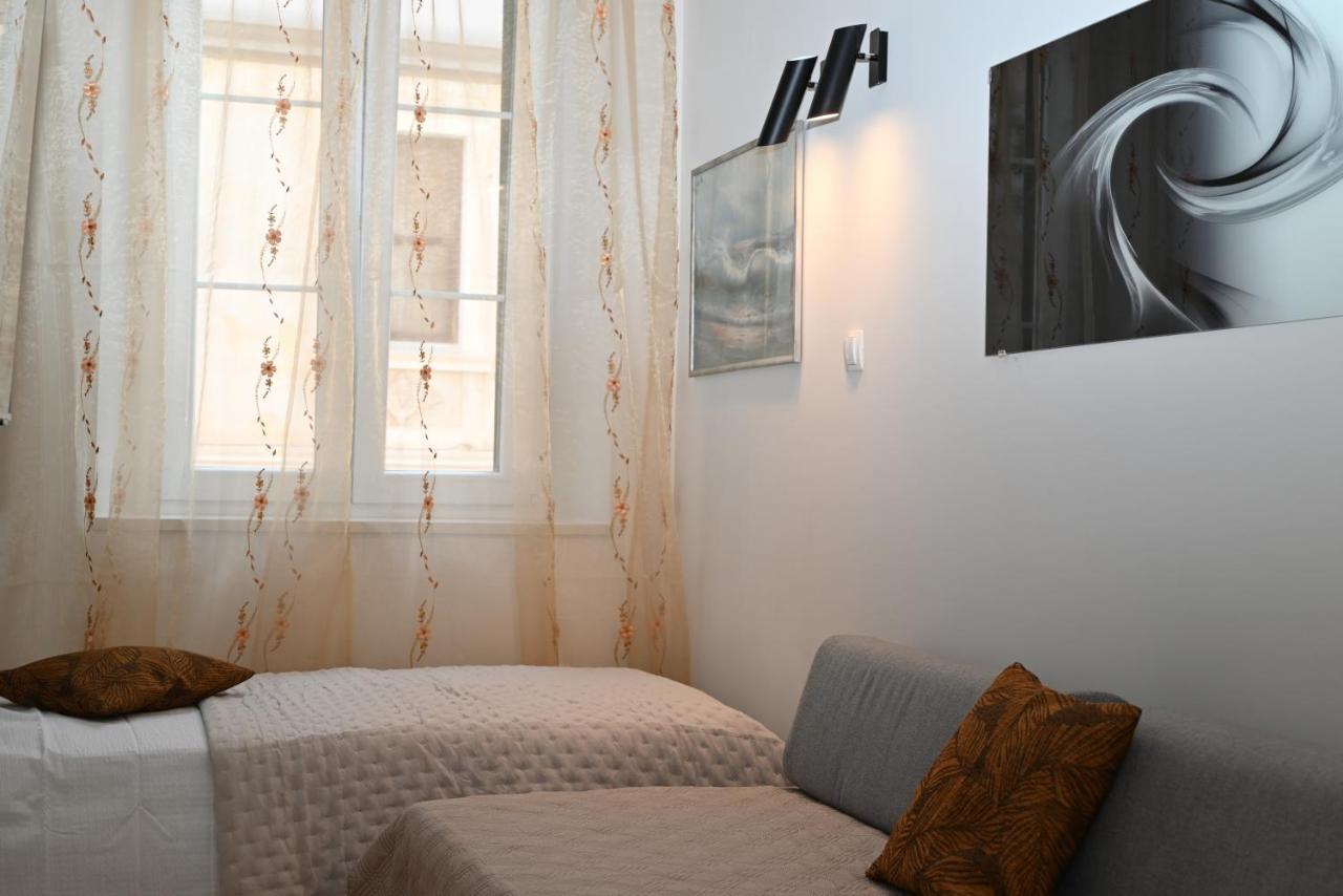 Old Town Apartment Omis Exterior photo
