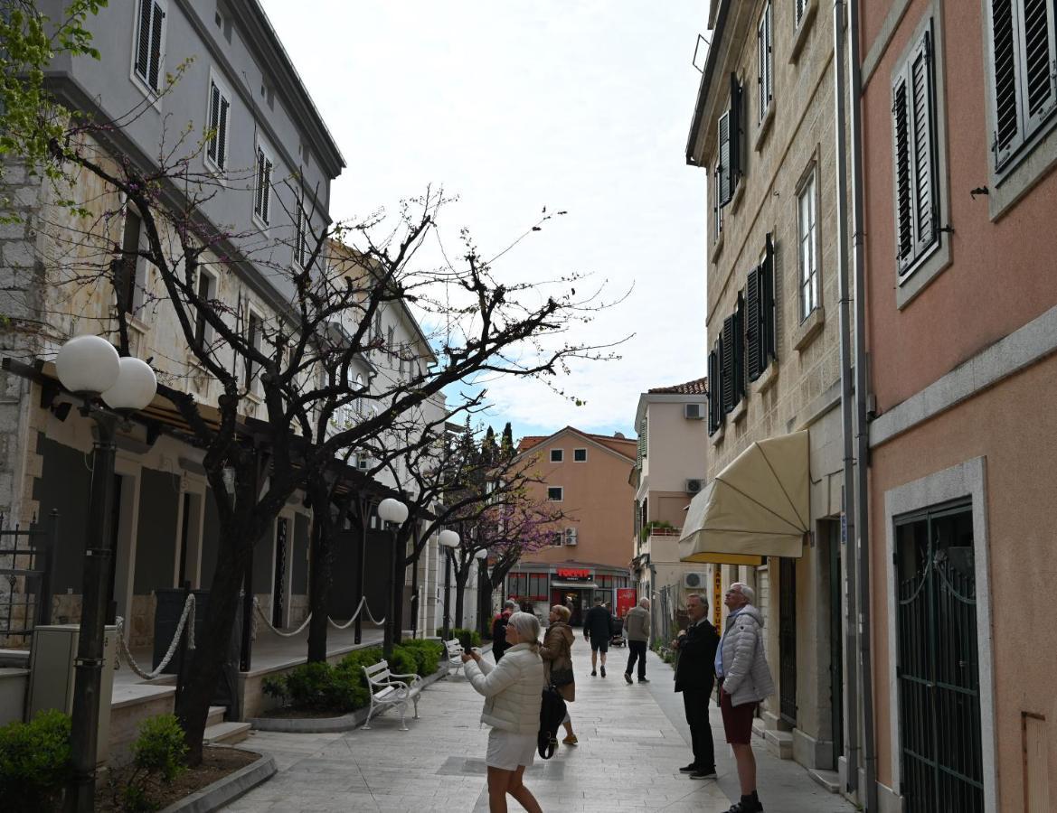 Old Town Apartment Omis Exterior photo