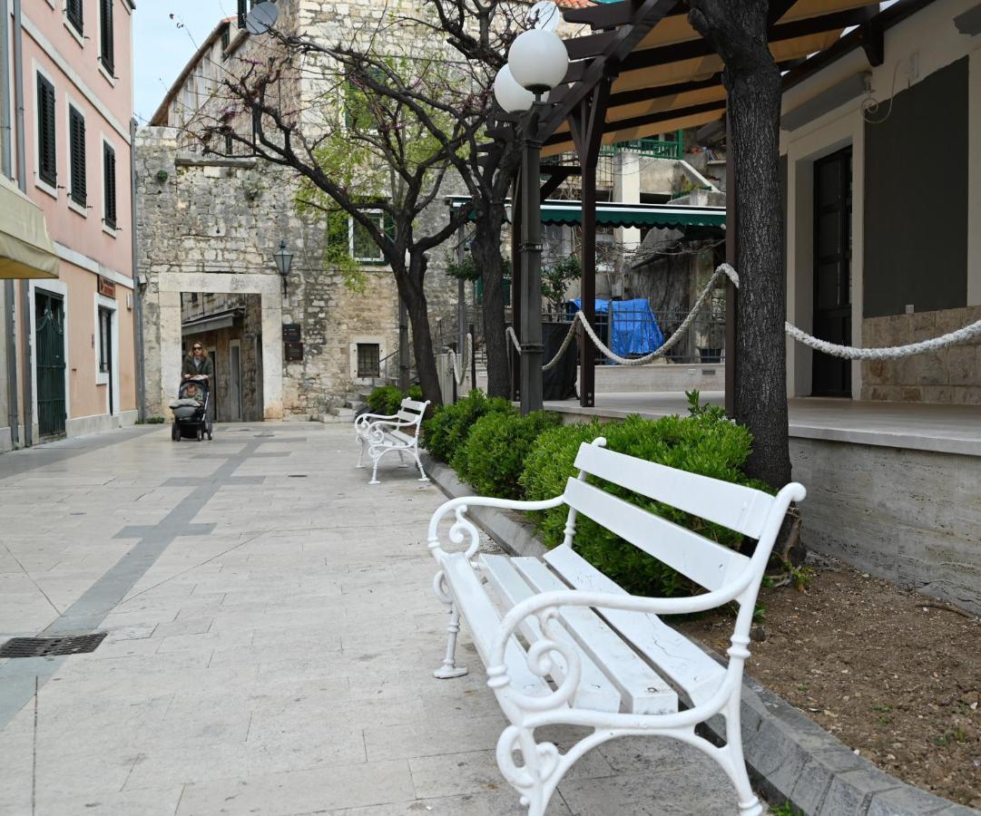 Old Town Apartment Omis Exterior photo