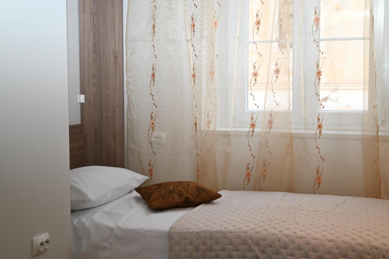 Old Town Apartment Omis Exterior photo