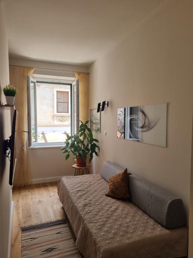 Old Town Apartment Omis Exterior photo