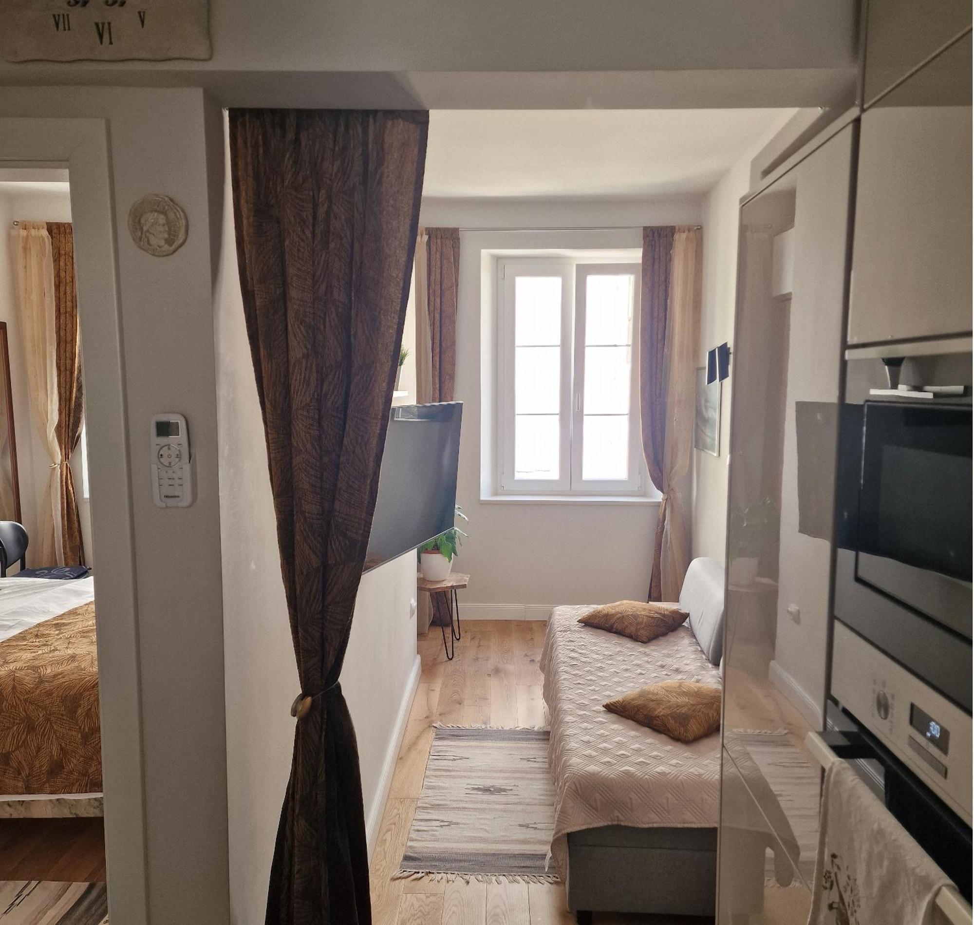 Old Town Apartment Omis Exterior photo