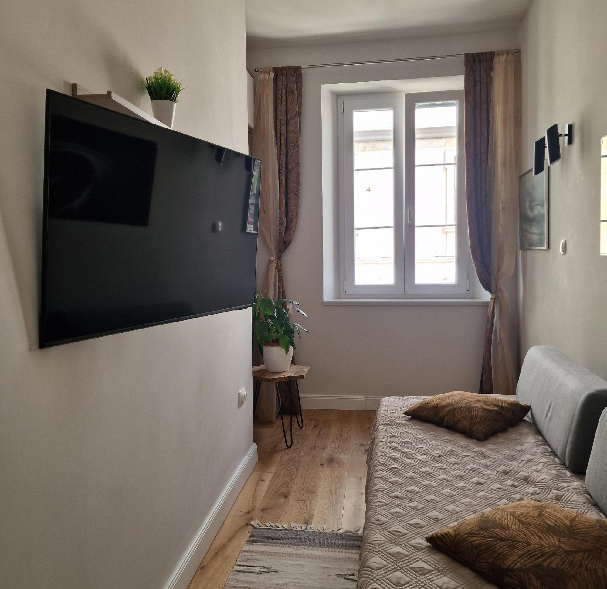 Old Town Apartment Omis Exterior photo