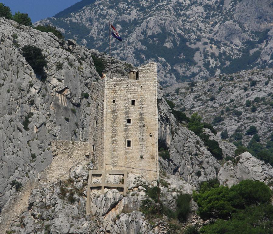 Old Town Apartment Omis Exterior photo
