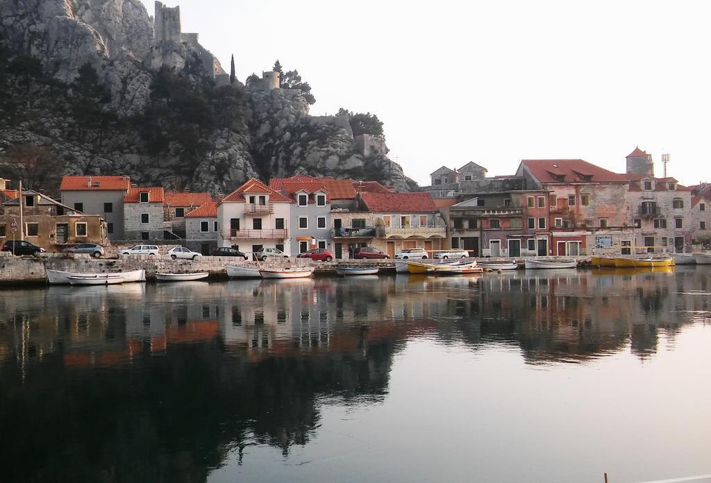Old Town Apartment Omis Exterior photo