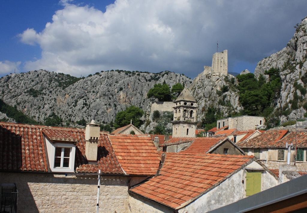 Old Town Apartment Omis Exterior photo